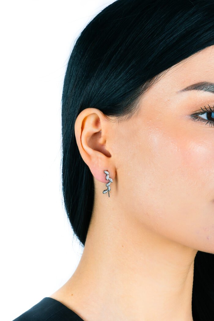 Yaprak Model Zirkon Taşlı Kadın Küpe - Görsel 3