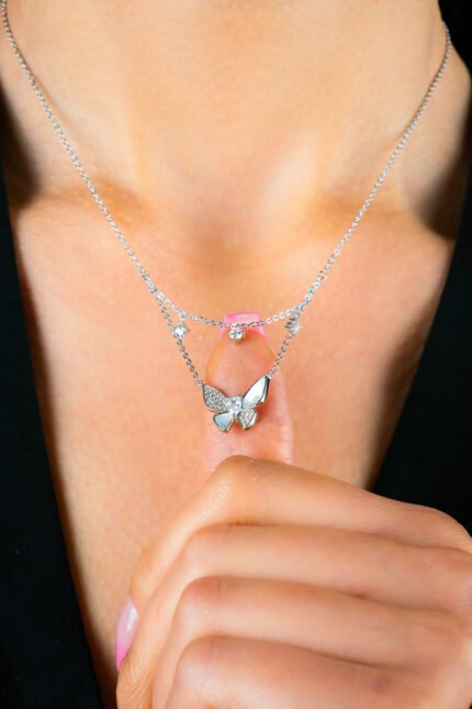 Kelebek Model Zirkon Taşlı Kadın Kolye - Görsel 3
